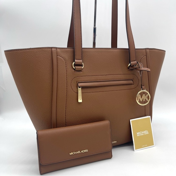 Michael Kors Large Carine Tote Bag & Trifold Wallet - Picture 3 of 13